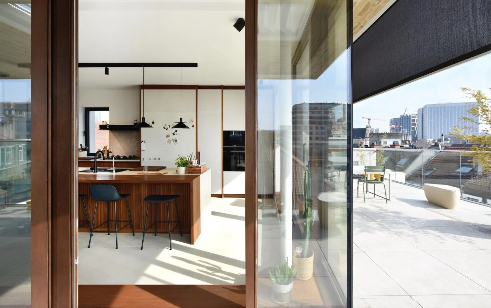 Penthouse above Brussels, afrormosia woodwork